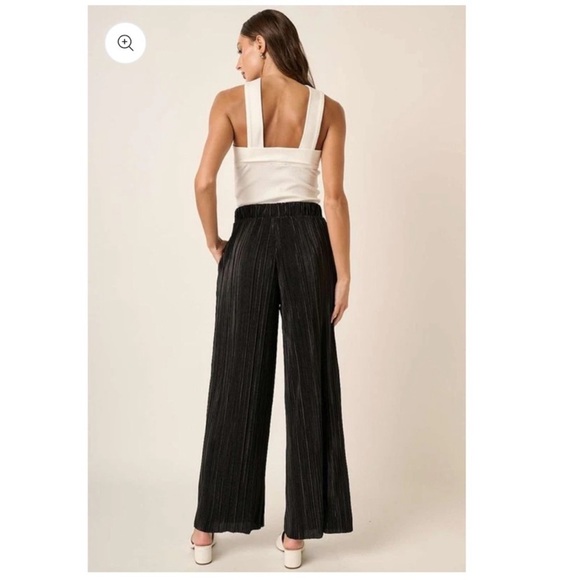 Dressed in LALA Black Wide Leg plisse pant - Picture 2 of 8